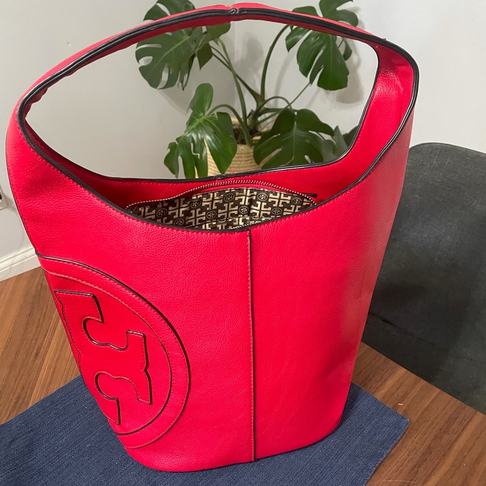 Tory Burch Red bucket bag